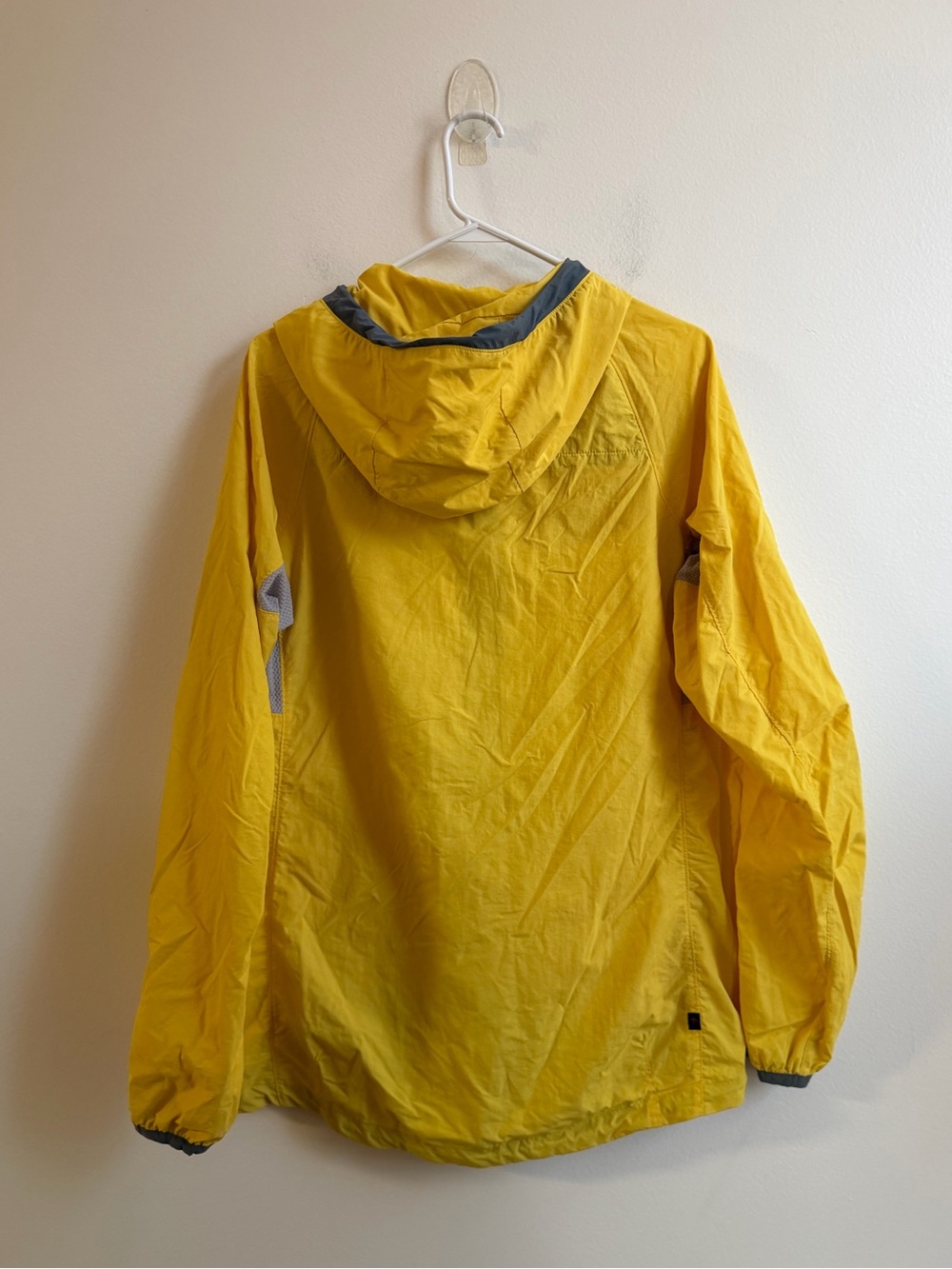 Relwen Barrier Shell Jacket (Yellow) - Picture 3 of 5